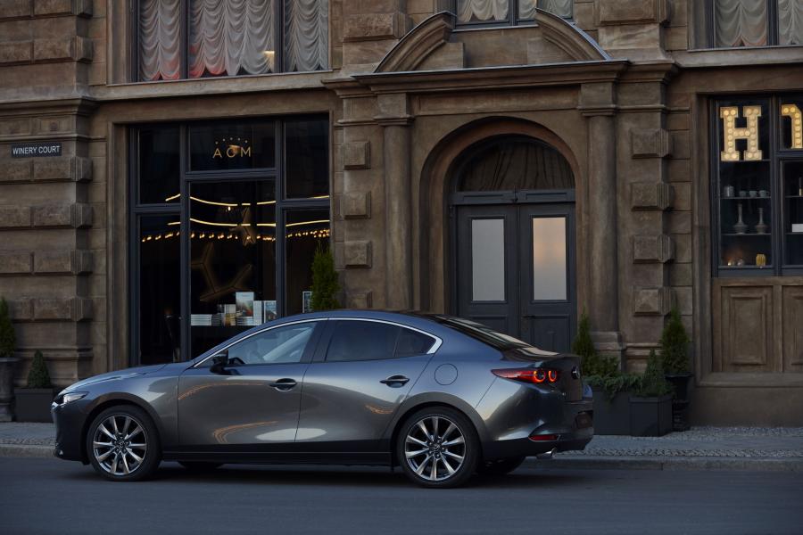  Mazda3 Sedan 2019 года  (NA) (фото 11 из 58)